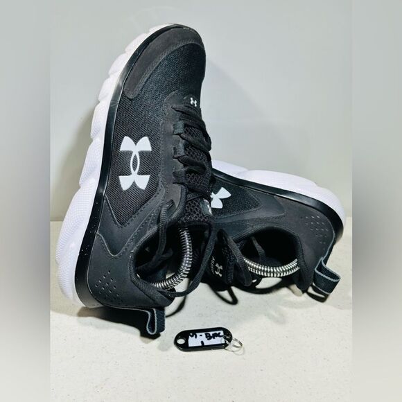 Other - Under armour charged assert 8 Mens size 5 Y shoes black athletic sneakers